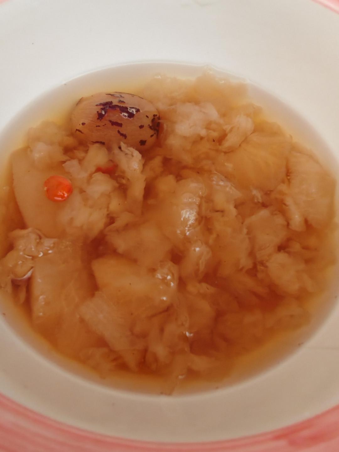 红枣银耳炖梨：润肺止咳，电饭锅版，养生炖汤