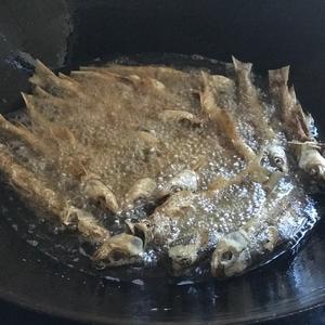 补钙下饭菜---豆豉鲮鱼的做法 步骤10