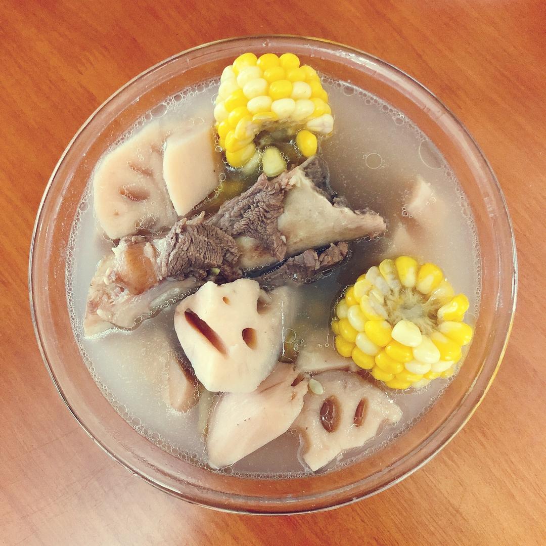 玉米莲藕筒骨汤