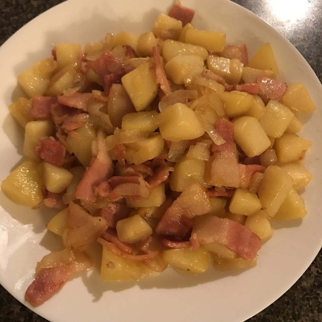 超级快手菜：培根炒土豆
