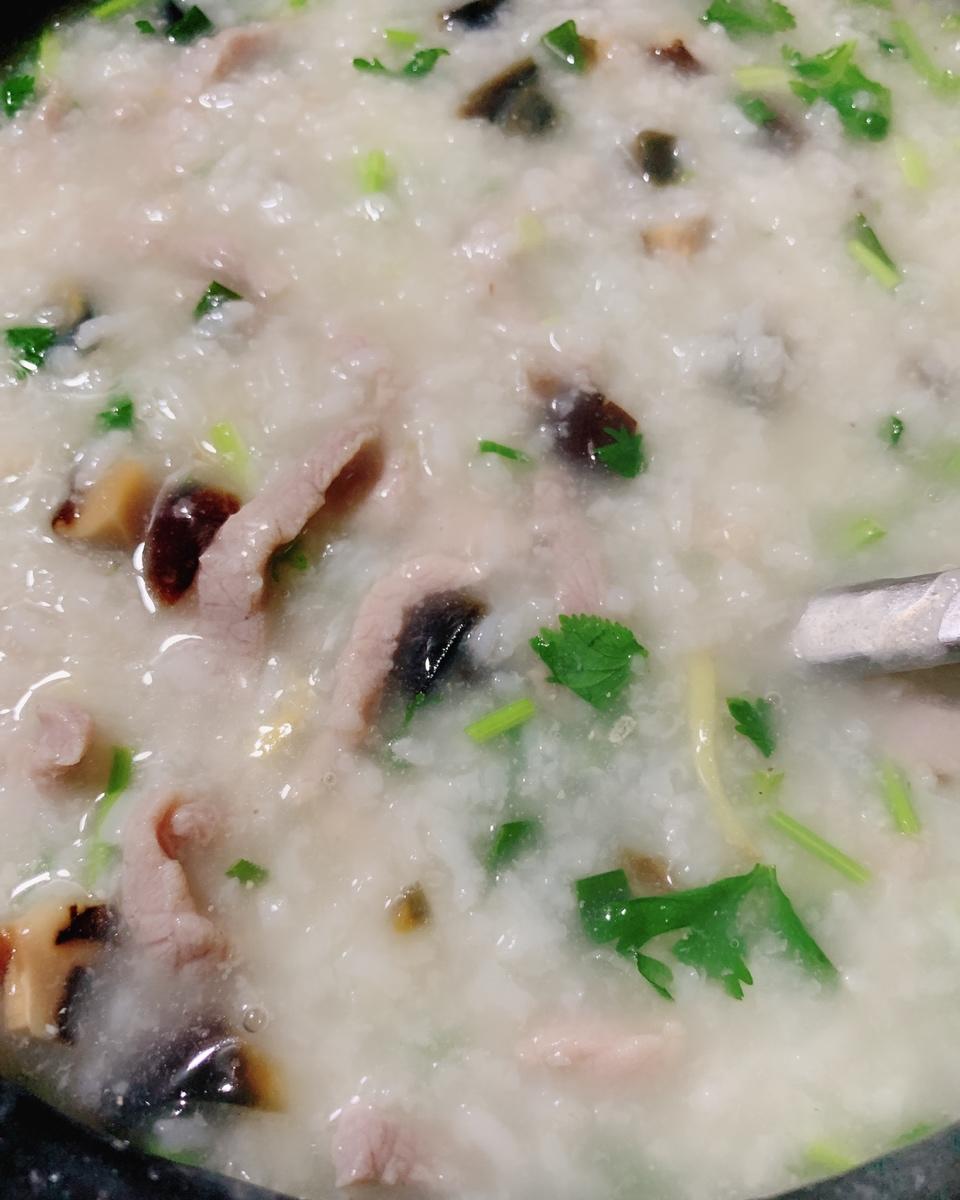 堂妈小厨——超好喝的皮蛋瘦肉粥