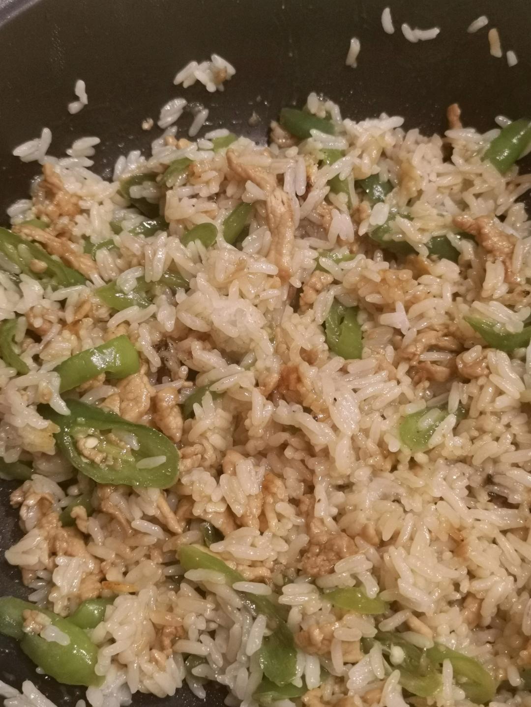 青椒肉丝盖浇饭