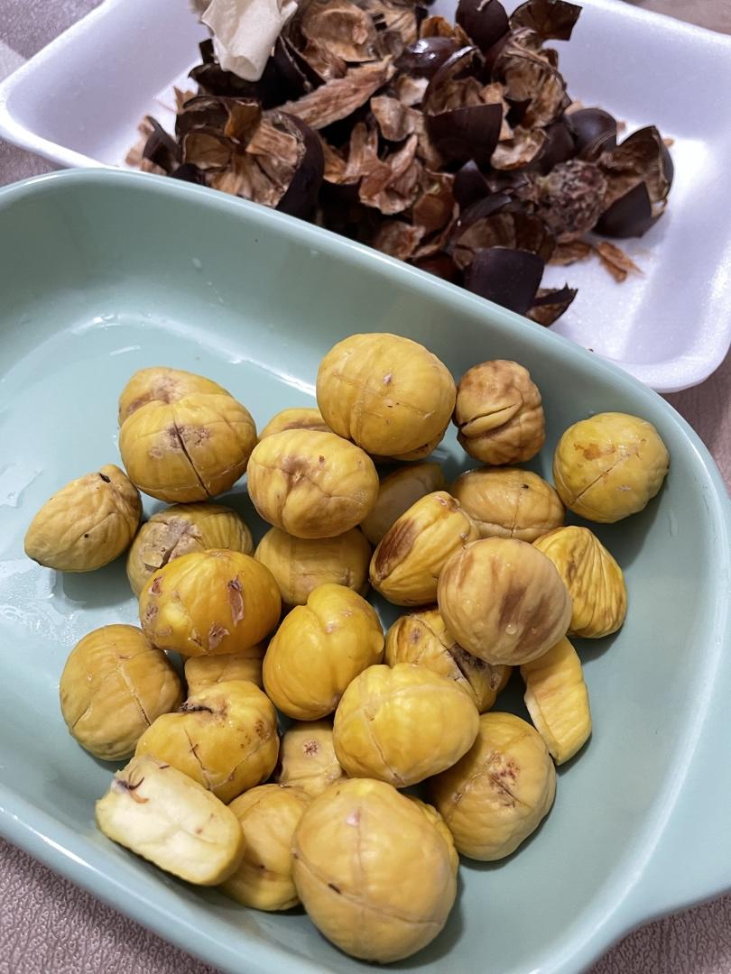 生板栗剥皮小技巧，各个光溜又完整！