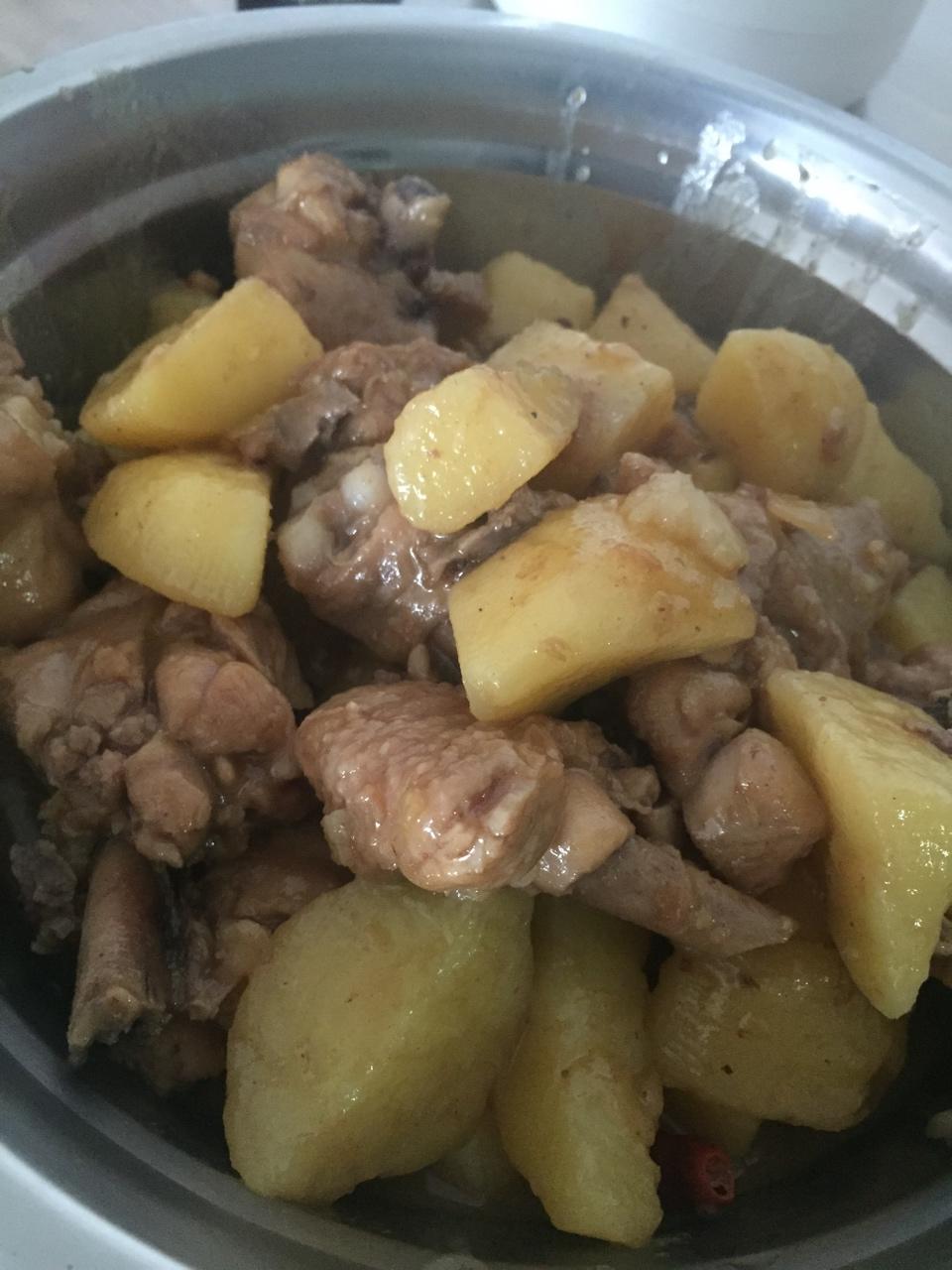 红烧土豆炖鸡腿