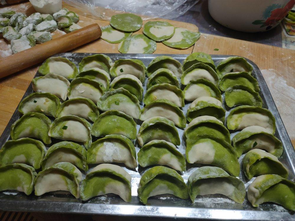 芹菜猪肉馅饺子，附彩色饺子皮做法，超详细！