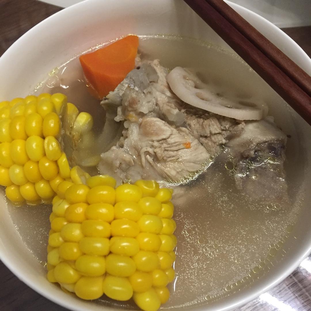 最单纯的大骨头汤