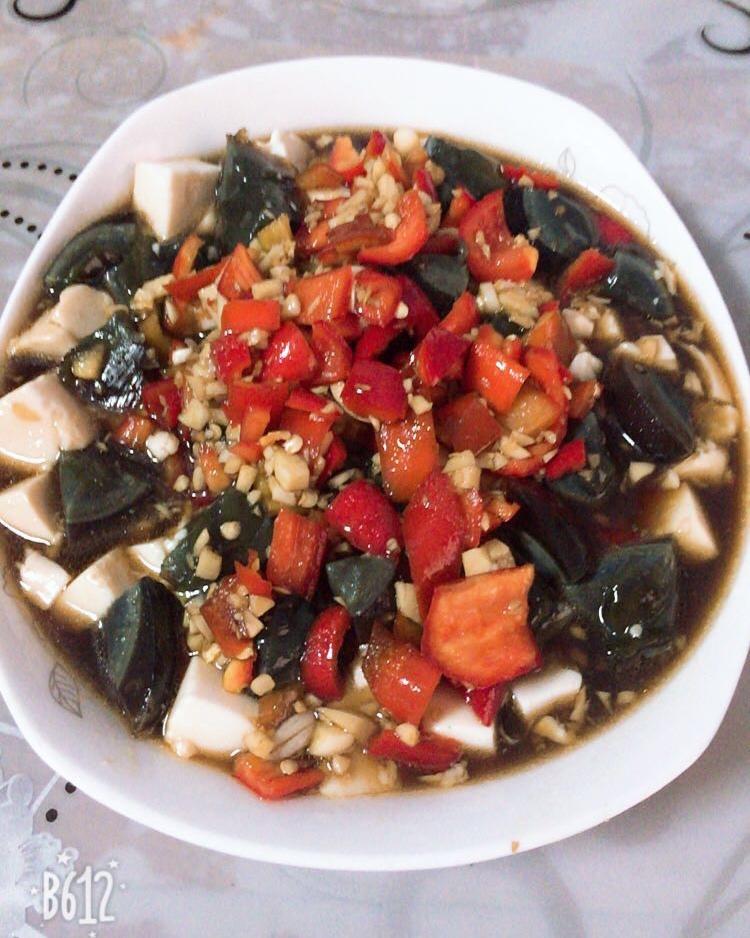 皮蛋拌豆腐