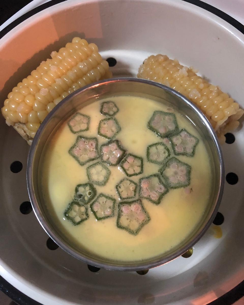 颜值控-做一朵开在碗里的花秋葵蒸水蛋