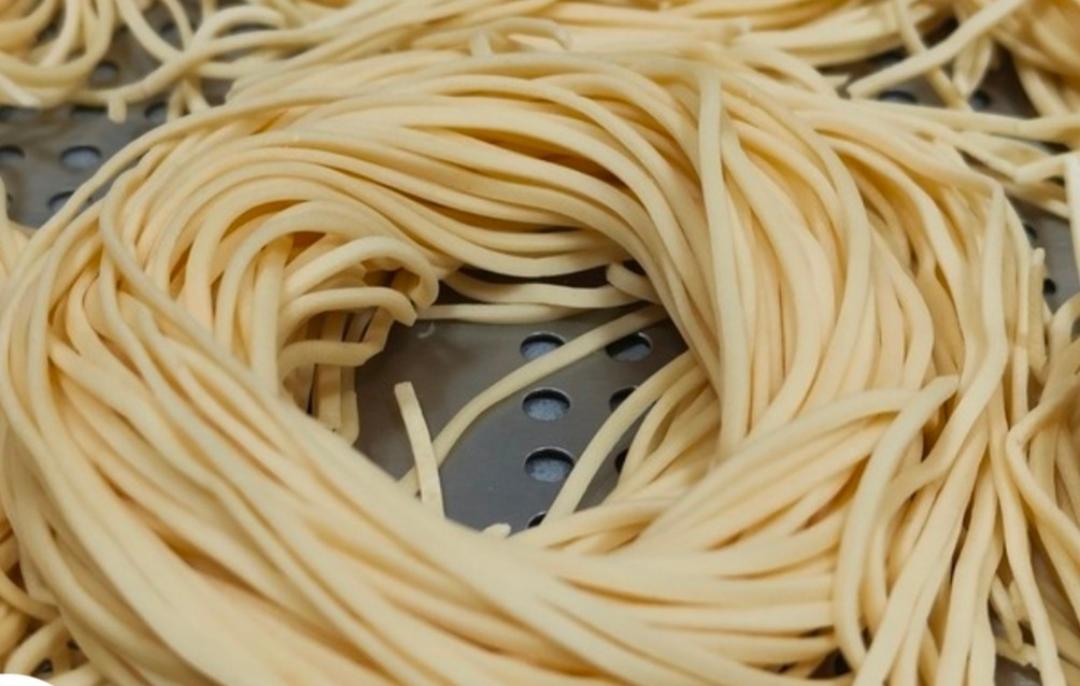 🔥Q弹爽滑面条，5岁小孩轻松做，再也不想买面条（马卡多手动）视频