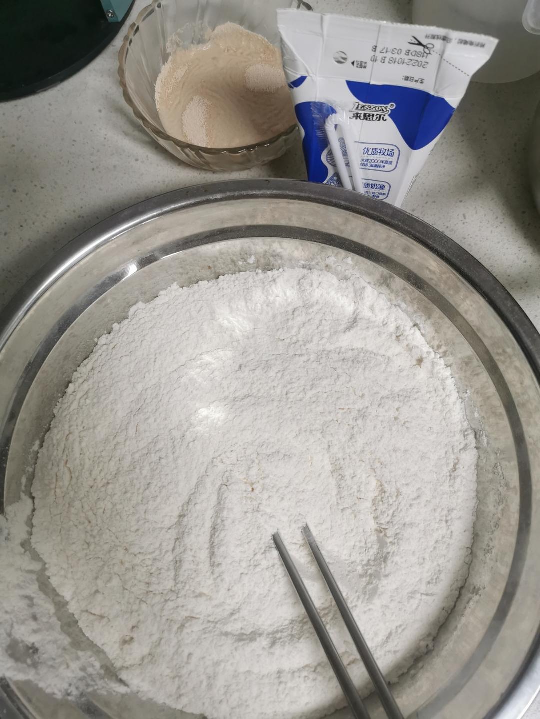 纯奶手撕吐司的做法 步骤1