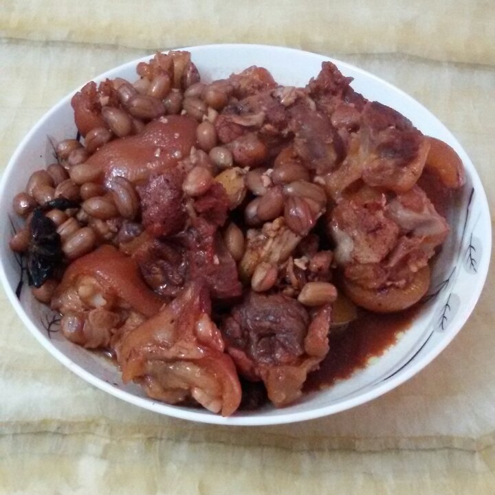 南乳花生猪脚煲