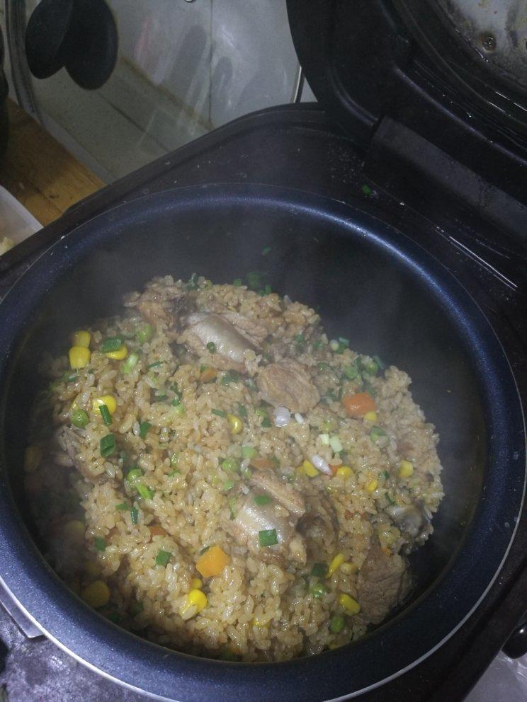 【排骨焖饭】