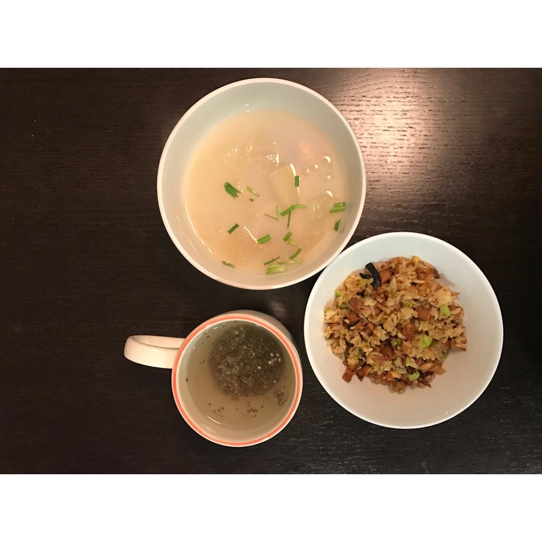 电饭锅版香菇腊肠饭