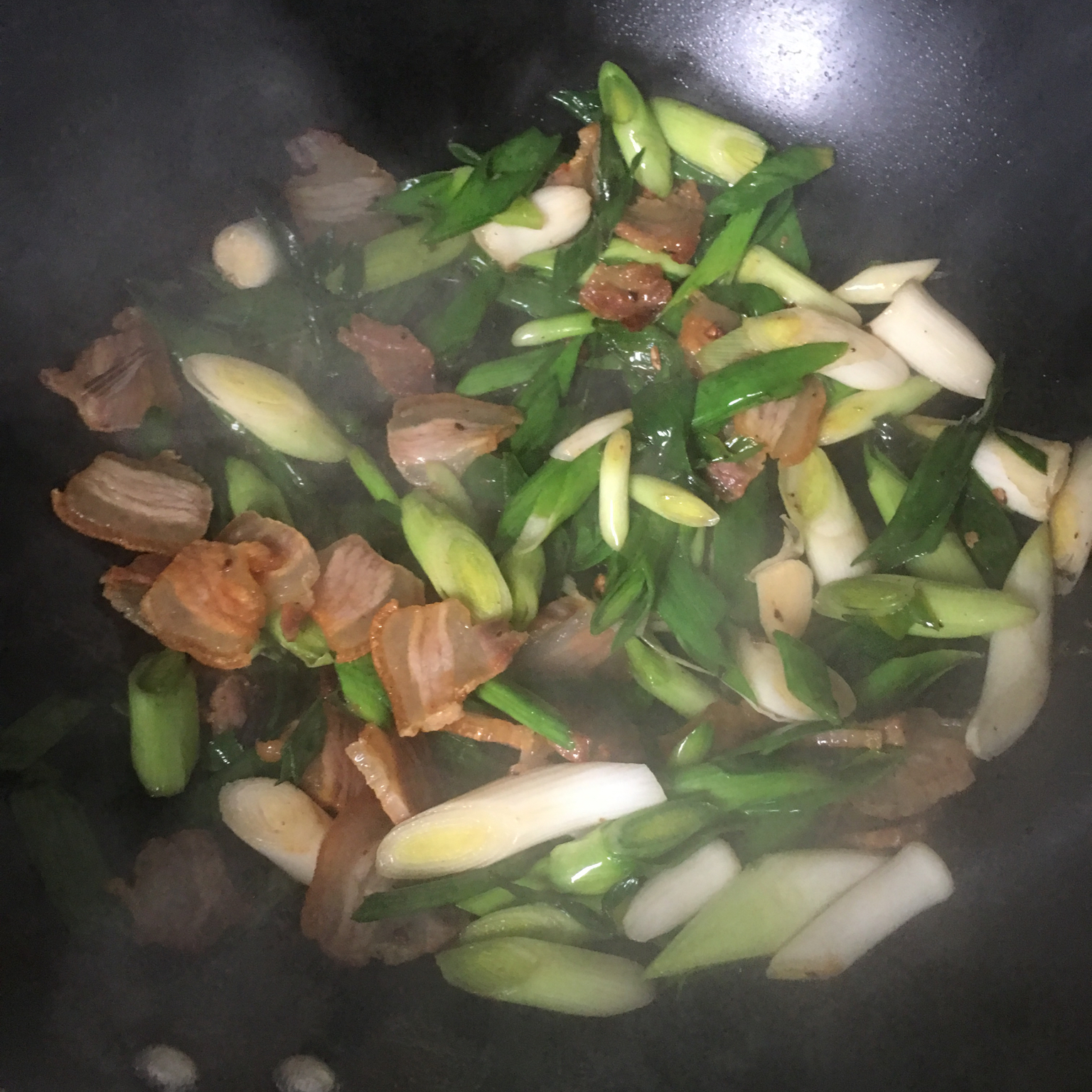 大蒜炒腊肉