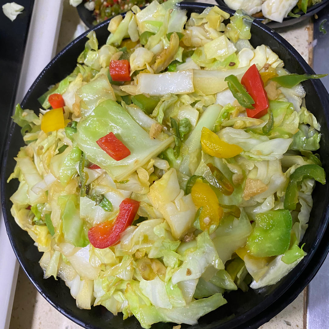 家常手撕包菜这样做比肉还好吃