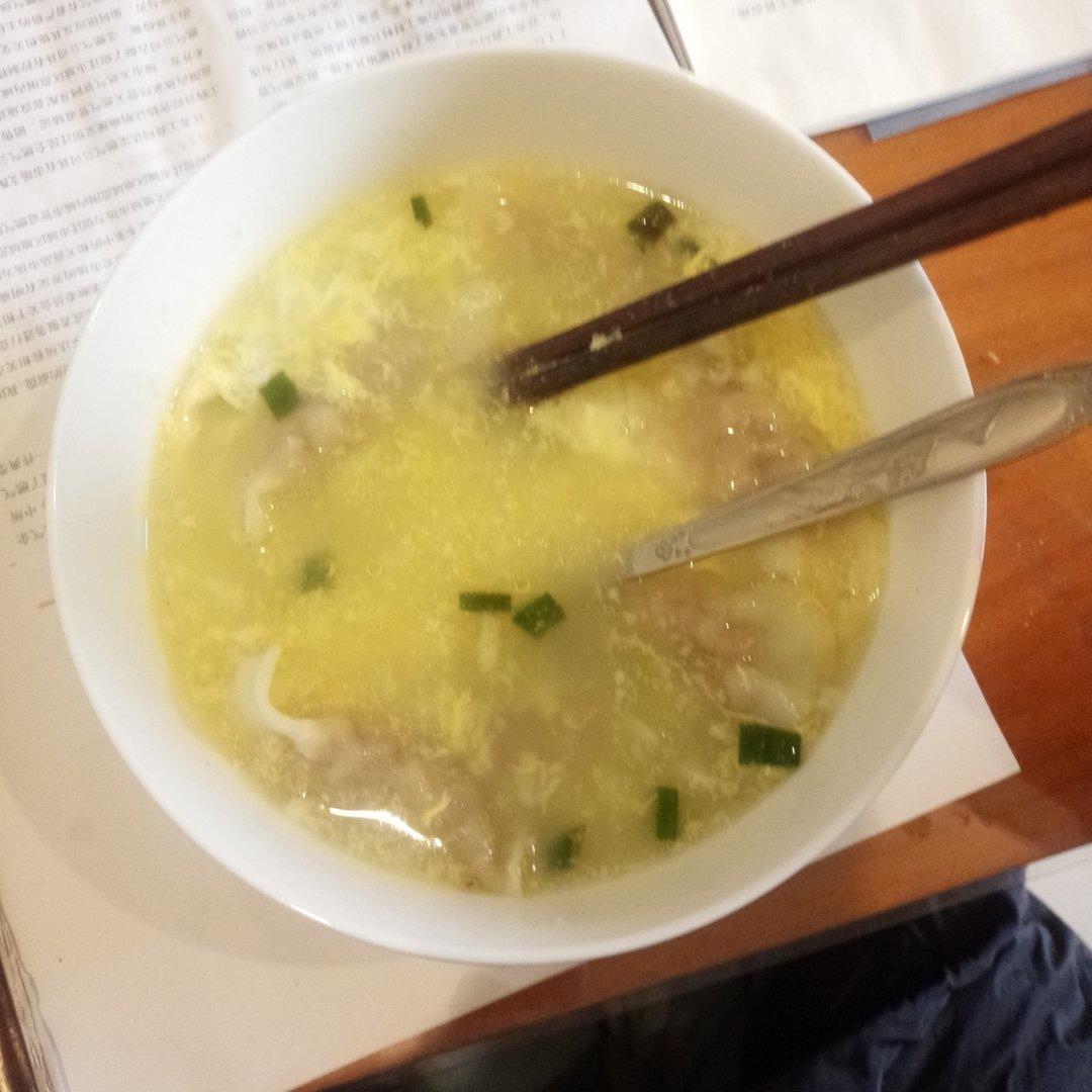 蛋花汤鱼皮饺