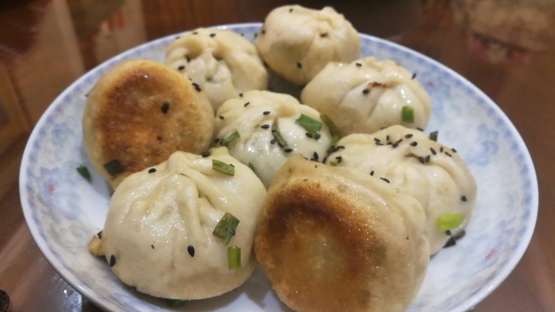 生煎包（新视频。猪肉韭菜莲藕生煎包）