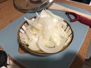日式土豆烧肉的做法 步骤2