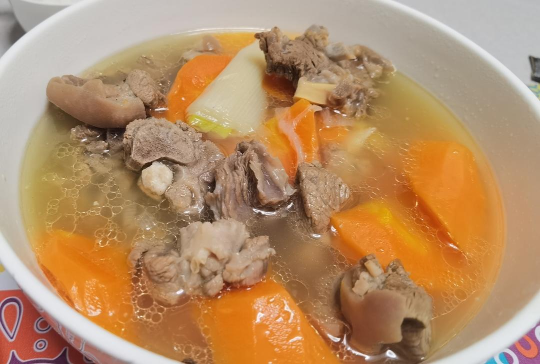 胡萝卜炖羊肉（热菜）