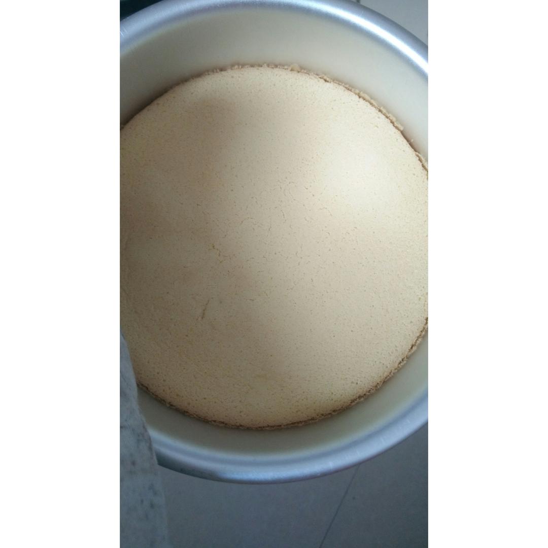 超简单完美戚风蛋糕（6寸2蛋）附打发、翻拌、脱模视频