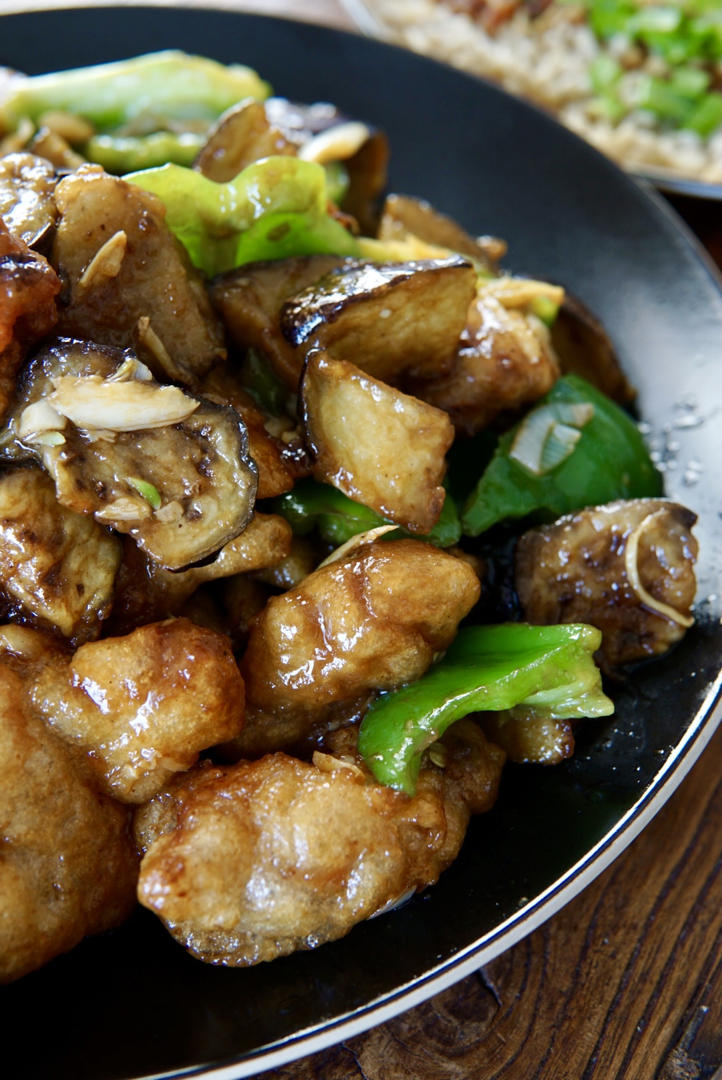 肉段烧茄子！东北菜的精髓：黢黑、稀neng、胶黏、齁咸、好吃