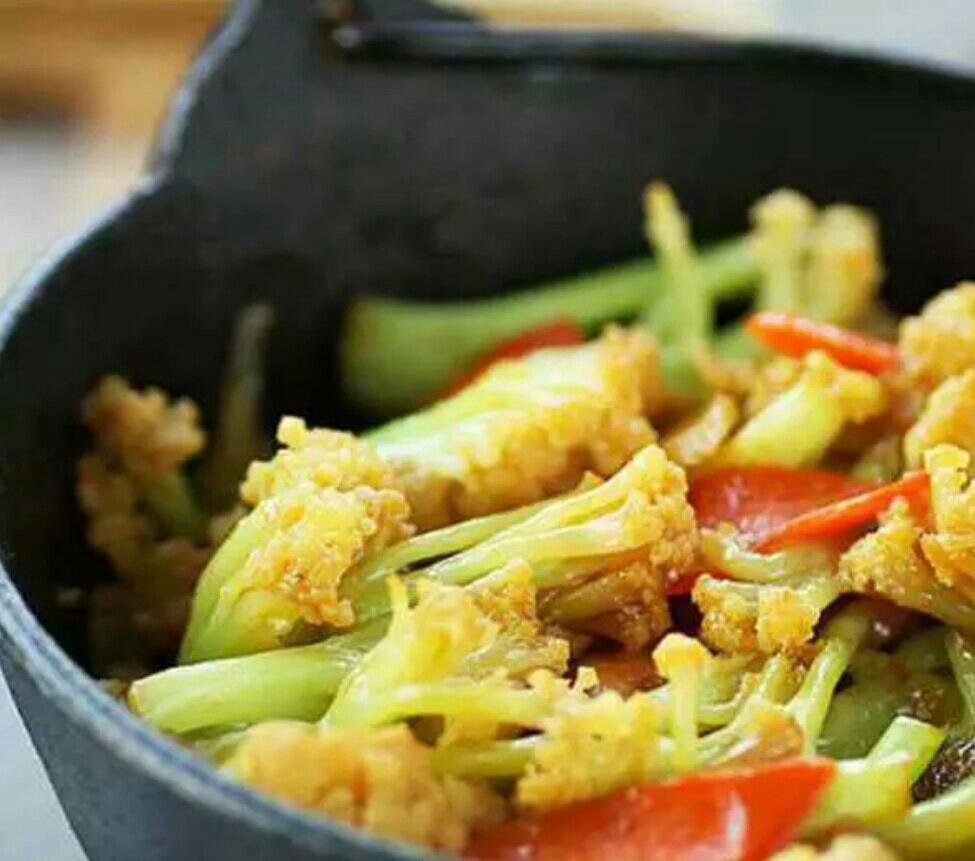 干锅菜花，来，给我两碗米饭的做法