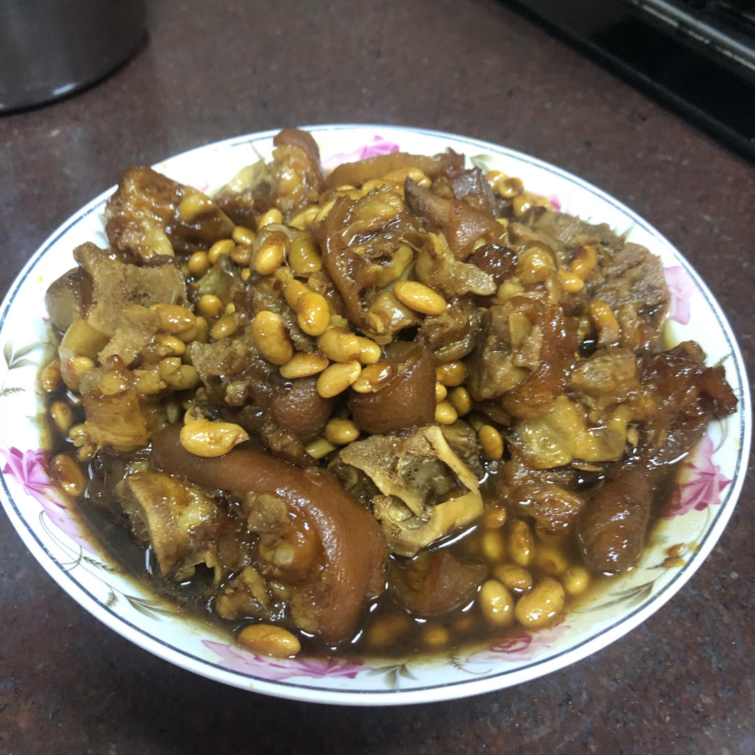 ‼️黄豆焖猪蹄的家常做法㊙️美容养颜