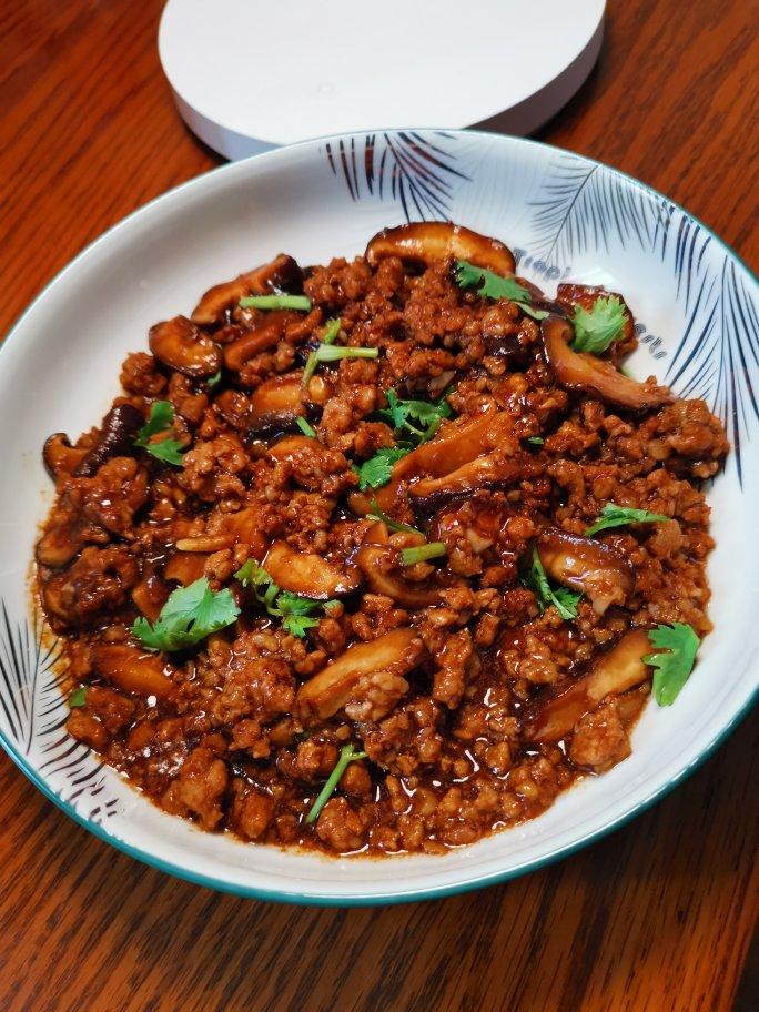 酱汁浓郁！超级下饭的家常菜肉末香菇