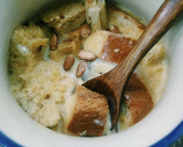 鸡蛋牛奶吐司布丁