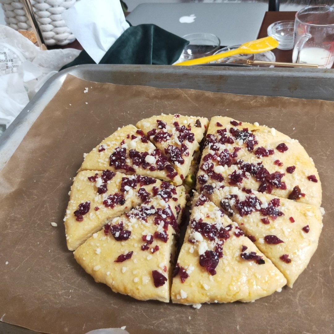 满屋飘香，口口都是满足——酥松香甜的蔓越莓蜜豆司康