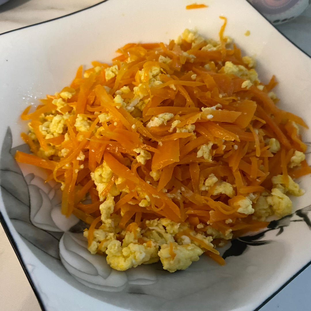 胡萝卜丝炒鸡蛋