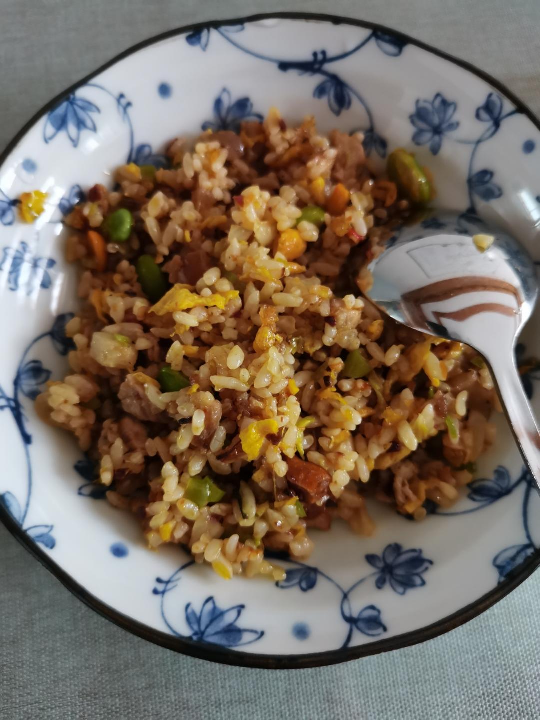 随便炒都好吃的辣酱蛋炒饭