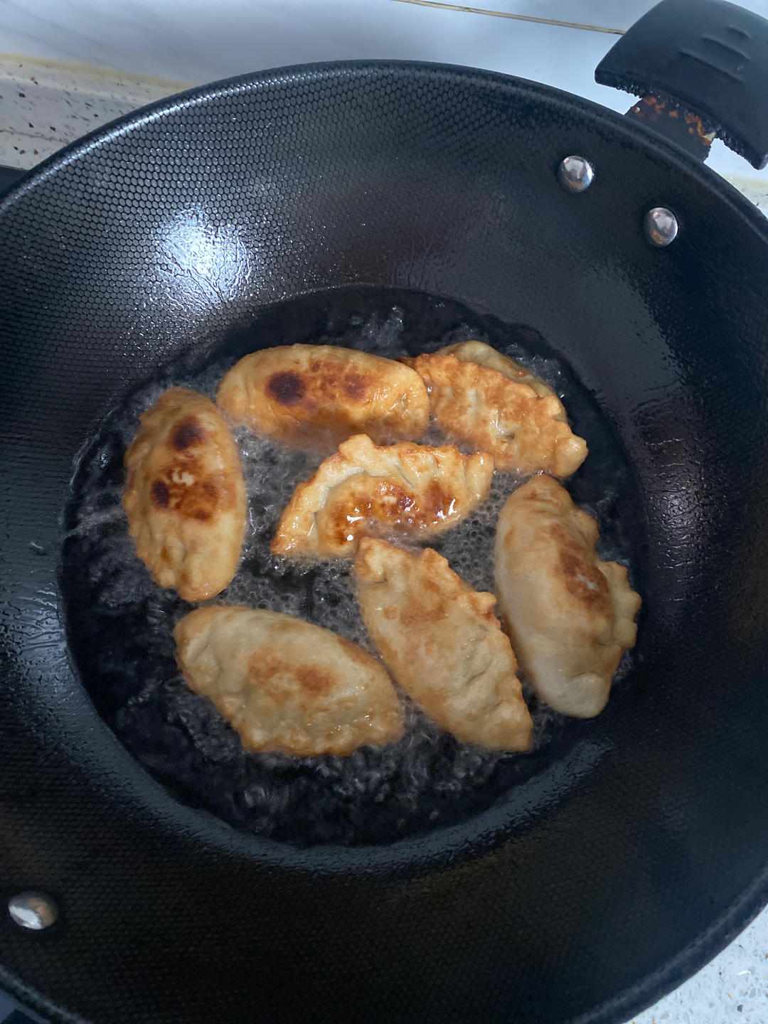 酥脆掉渣的「河南烫面炸菜角」