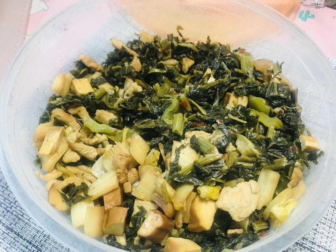 雪里蕻咸菜～雪菜炒肉丝～下饭～简单～可做雪菜肉丝面浇头