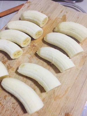 脆皮炸香蕉的做法 步骤1