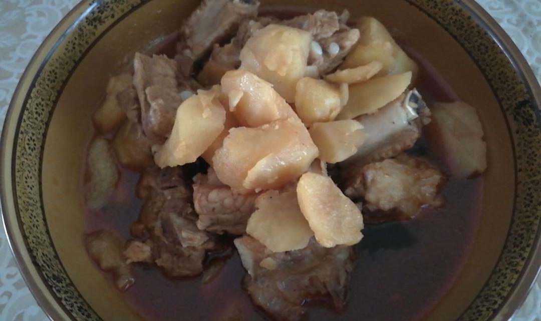 土豆烧排骨