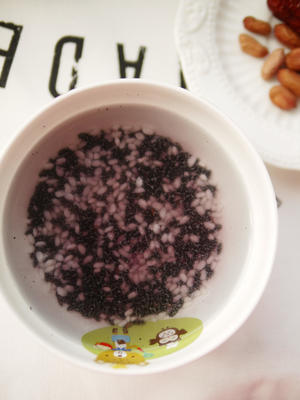 花生红枣黑米粥（北鼎版）的做法 步骤2
