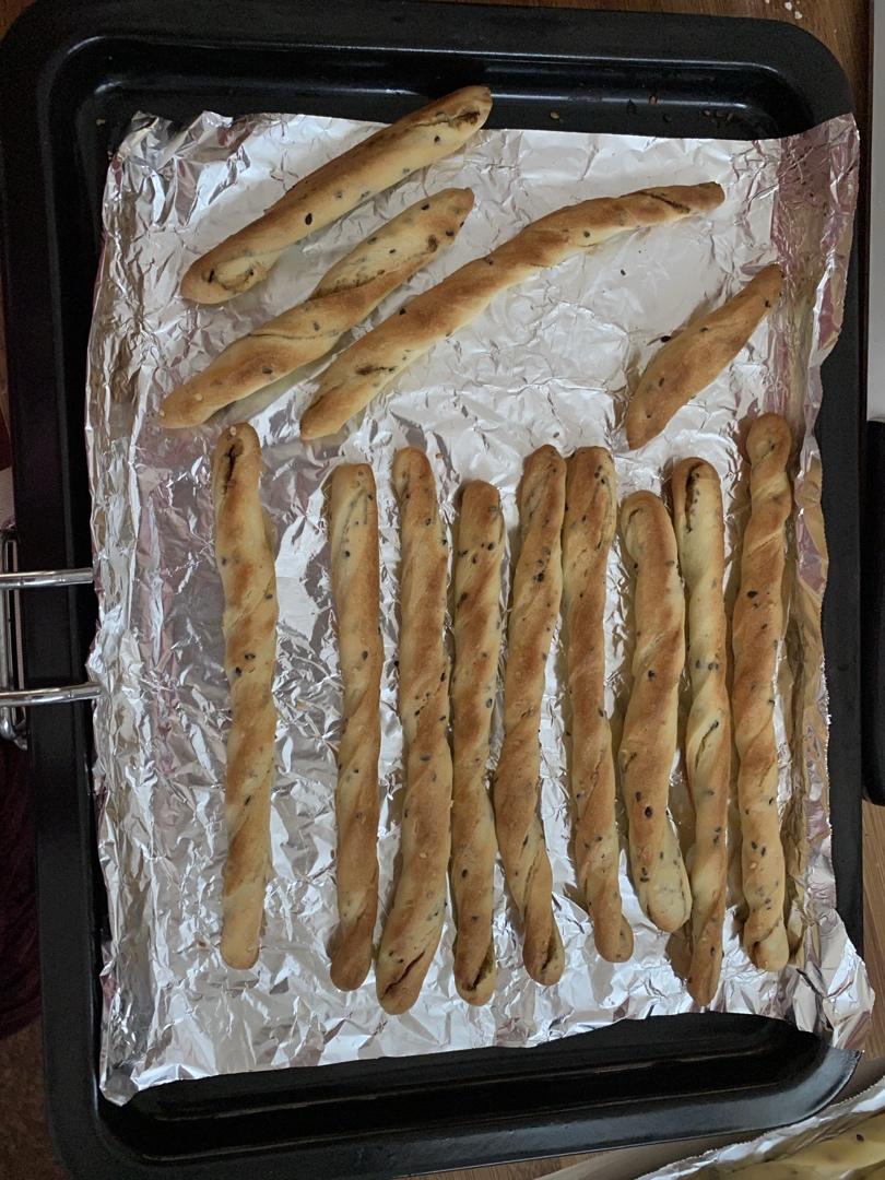 椒盐芝麻咸饼干棒