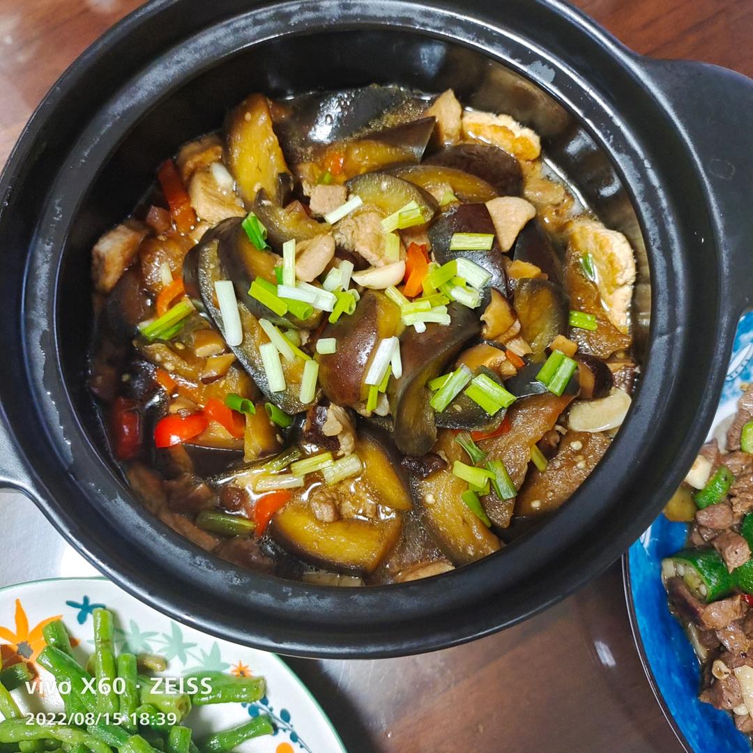 厨师长教你：“豆腐茄子煲”的家常做法，咸香入味，简单易学