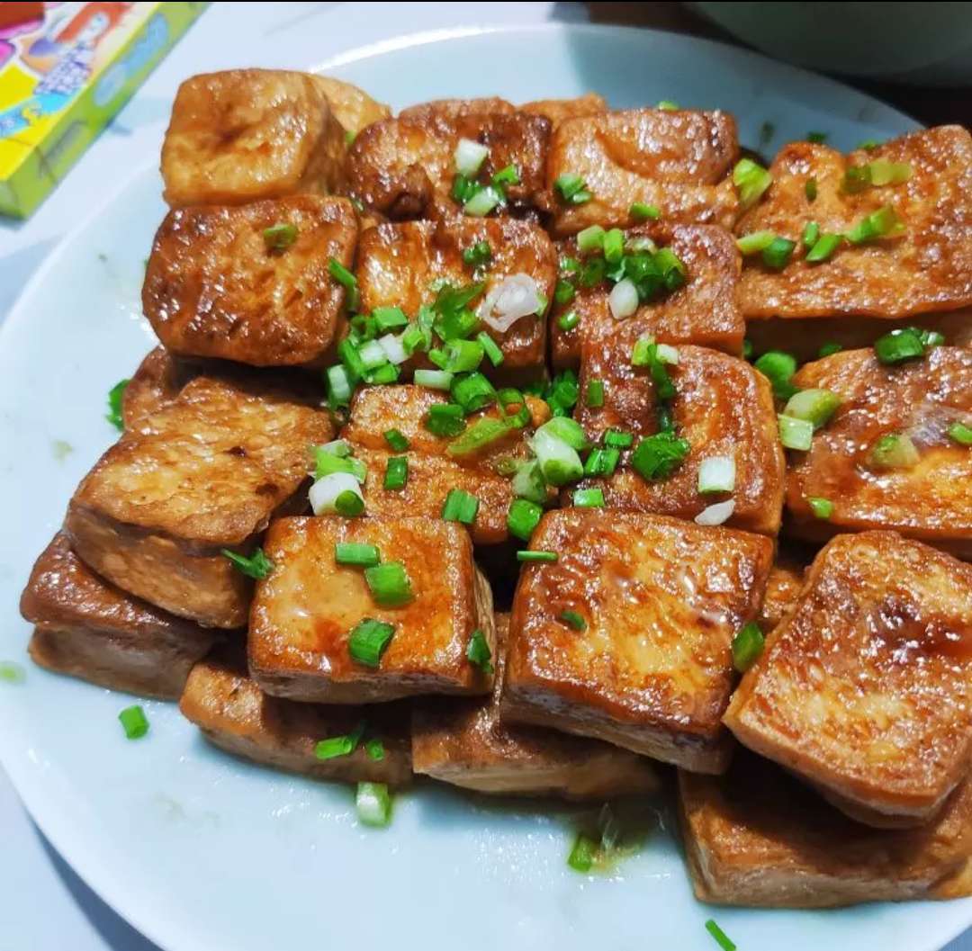 教你做香煎嫩豆腐，重口味星人动手试试吧