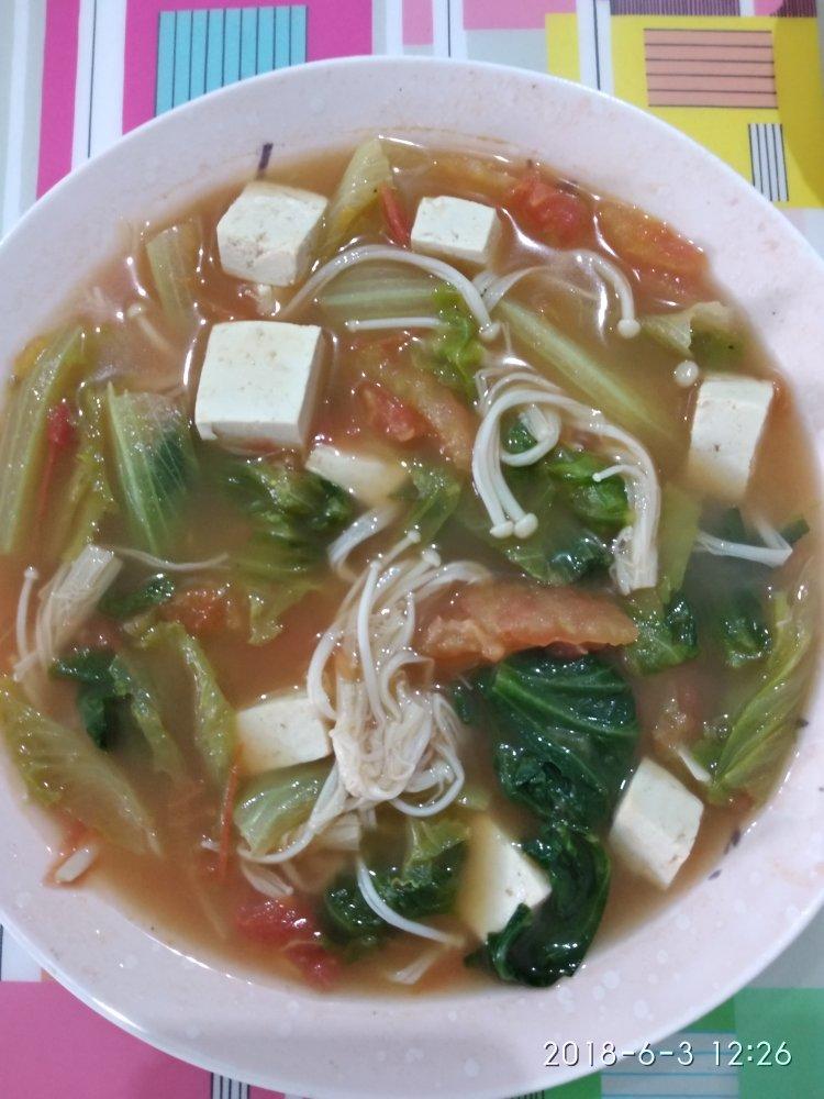 番茄金针菇豆腐汤
