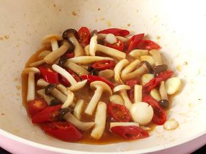 一次一盘不够吃‼️吃不胖的西兰花菌菇炒虾仁的做法 步骤7