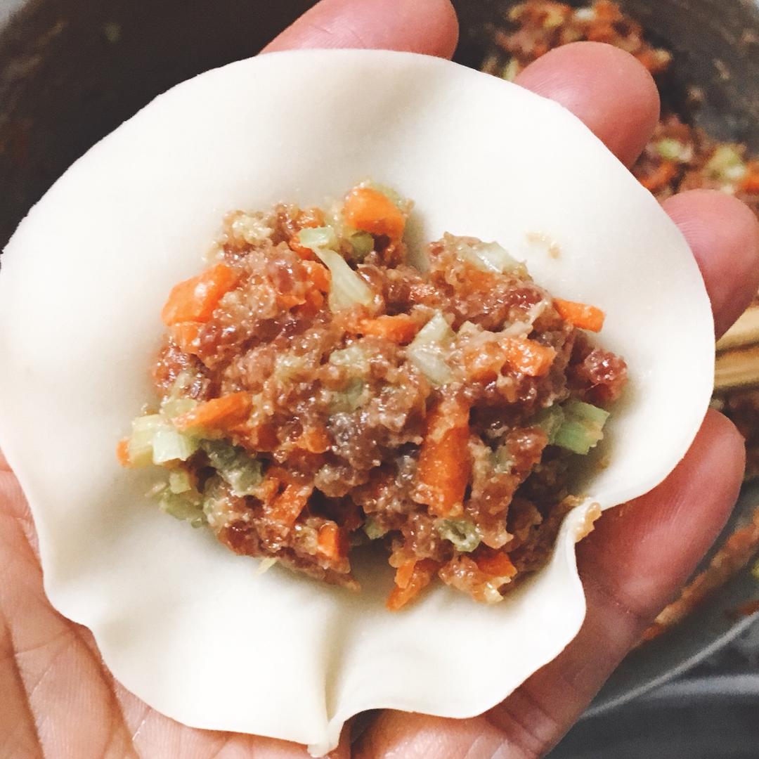 多汁芹菜胡萝卜牛肉饺子馅