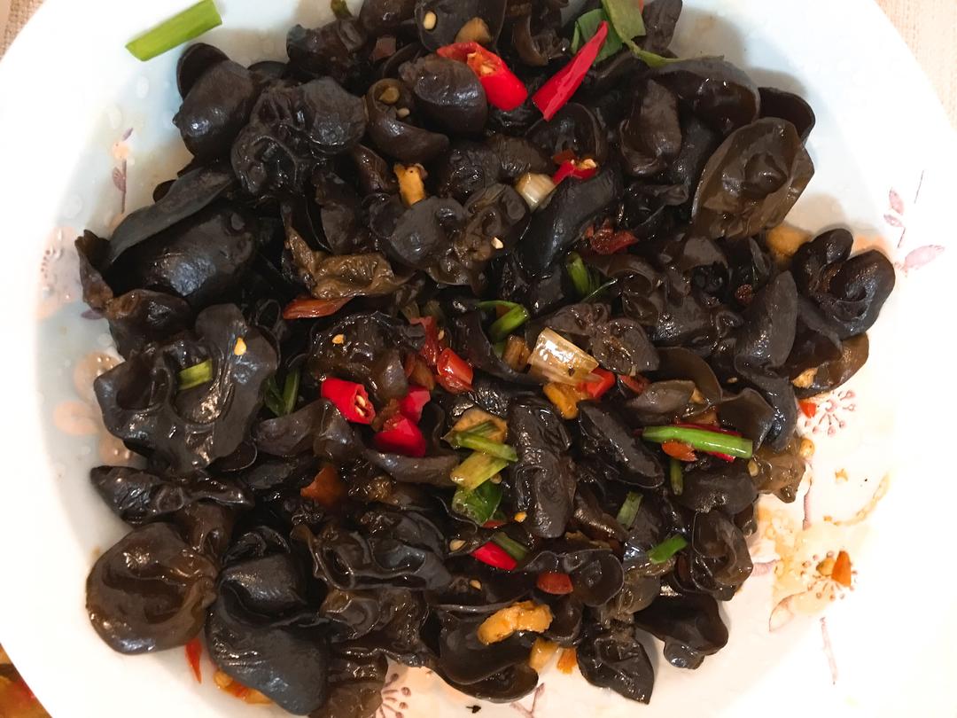凉拌木耳的做法