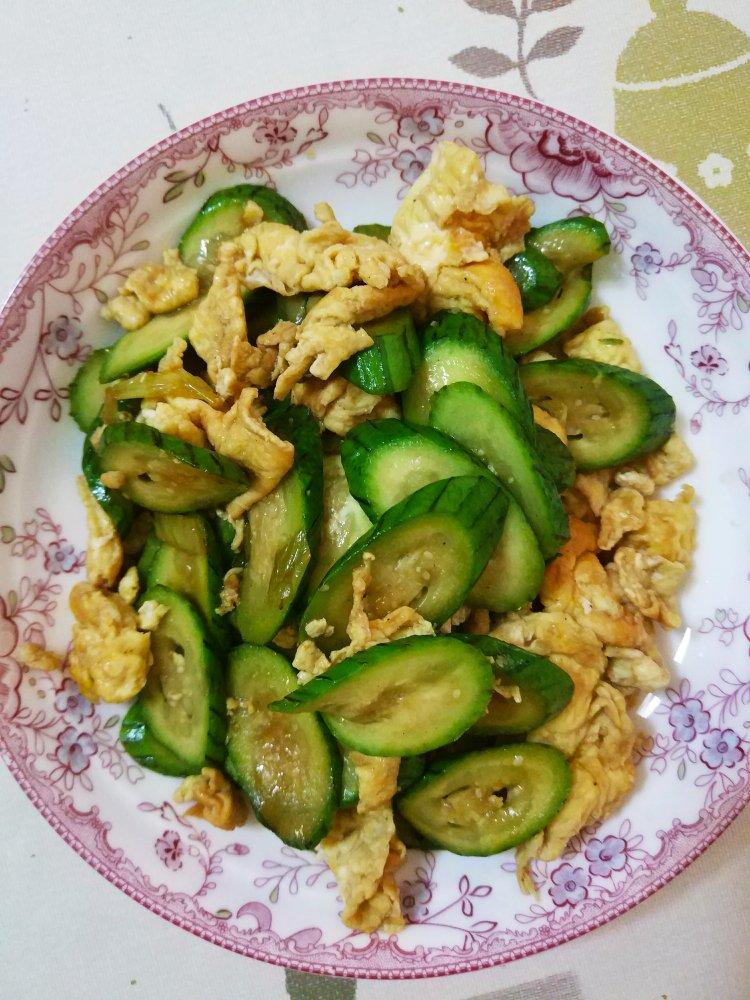 丝瓜炒蛋（快手菜）