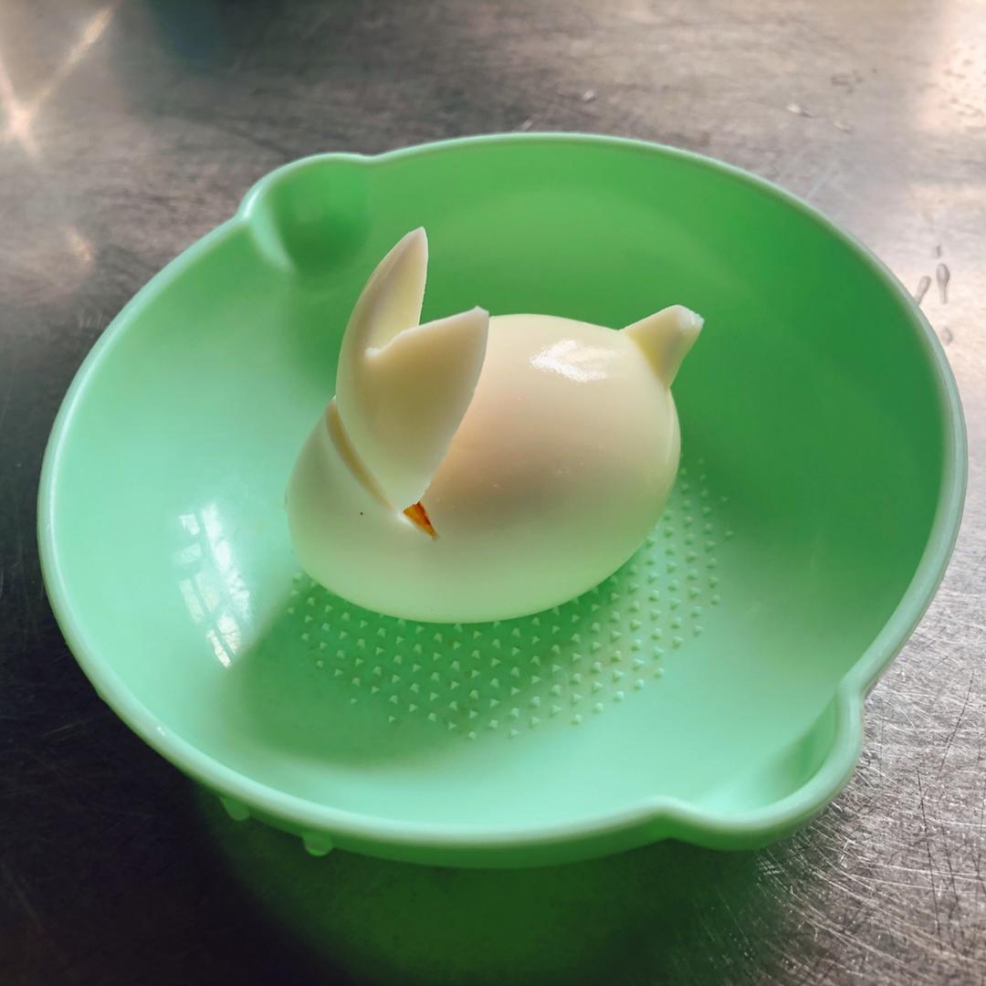 鸡蛋小白兔