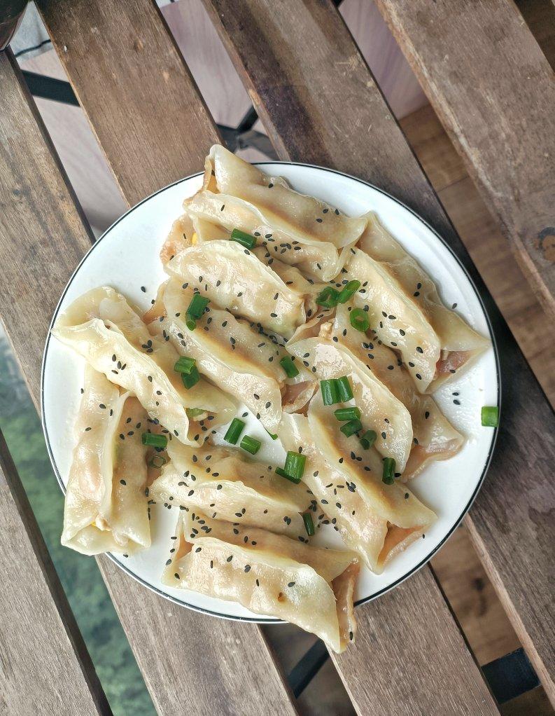 脆底玉米鸡肉锅贴