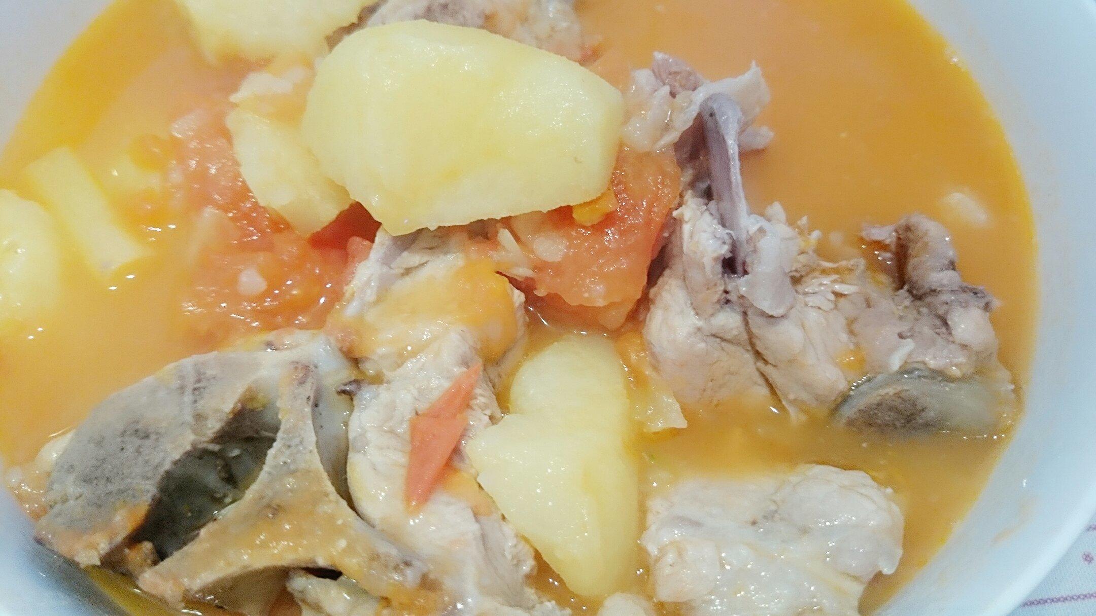 冬天暖暖的汤––排骨土豆番茄浓汤的做法