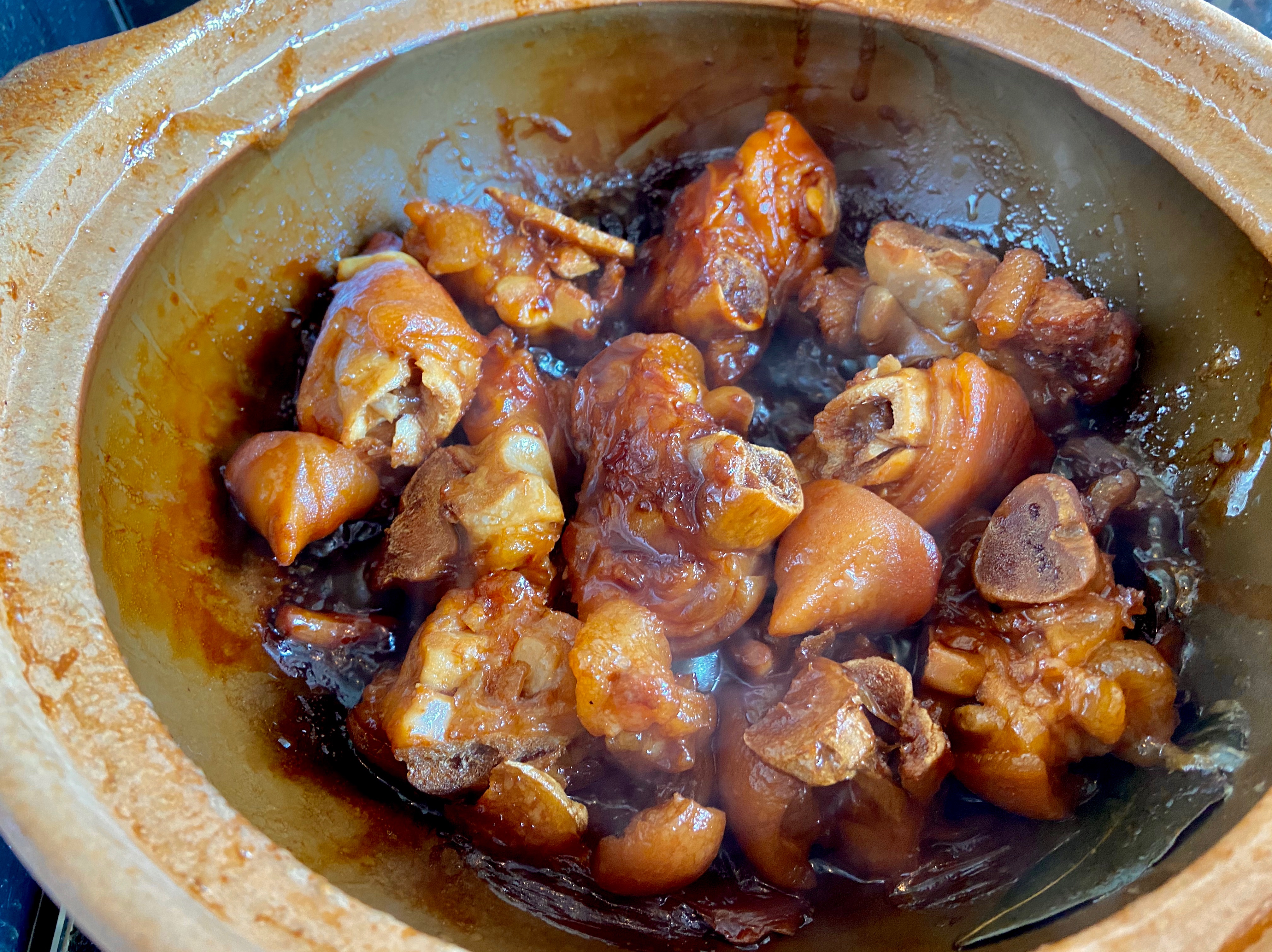 红烧猪蹄 无需高压锅，时间炖出来的都是美味的做法