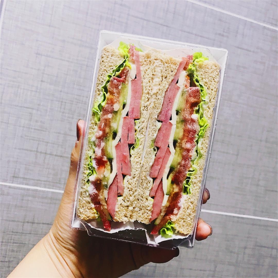 如何做超厚的沼三明治~详细tip！牛油果鸡蛋午餐肉三明治~